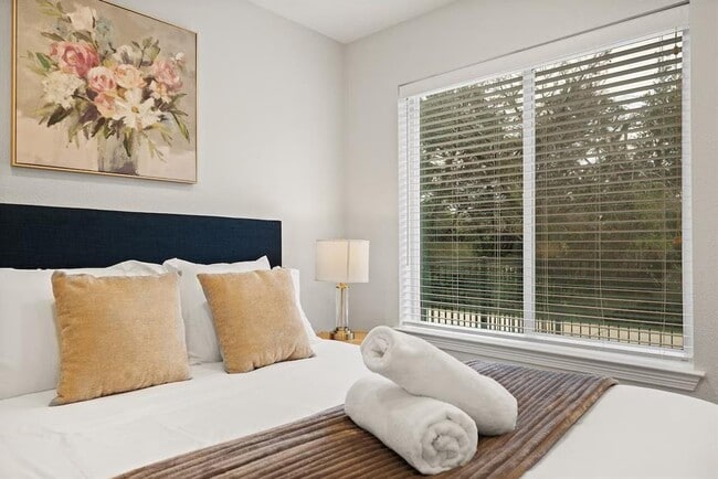 Building Photo - 1201 W Whitestone Blvd