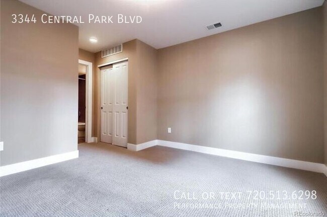 Building Photo - 3344 Central Park Blvd