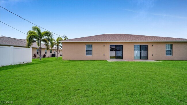 Building Photo - 1415-1417 Academy Blvd