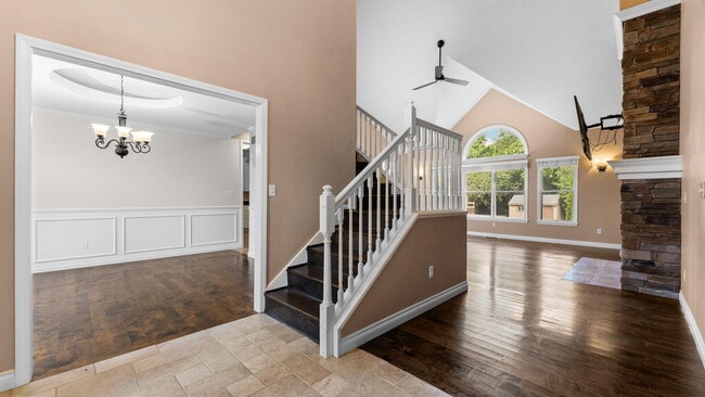 Building Photo - 9069 Emerson Dr