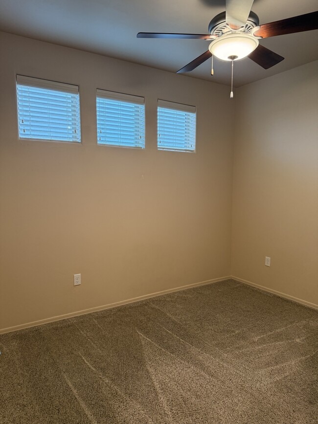 Building Photo - 4239 E Columbus Park Pl