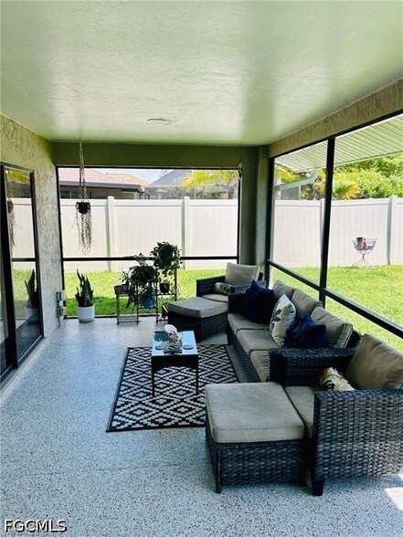 Building Photo - 1714 SE 2nd St