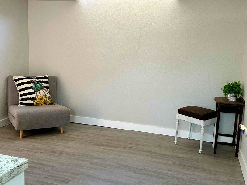 Building Photo - 357 E Putnam Ave