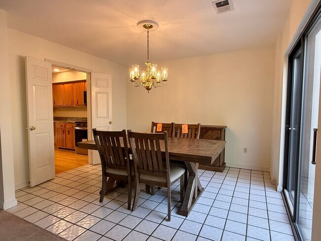 Building Photo - 71 Oak Knoll Dr