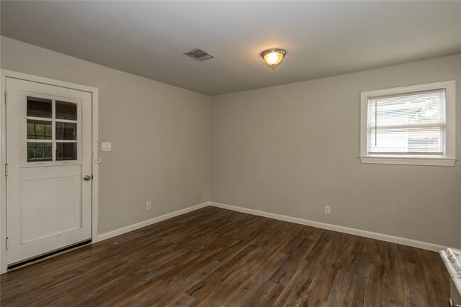 Building Photo - 4710 El Paso Ave