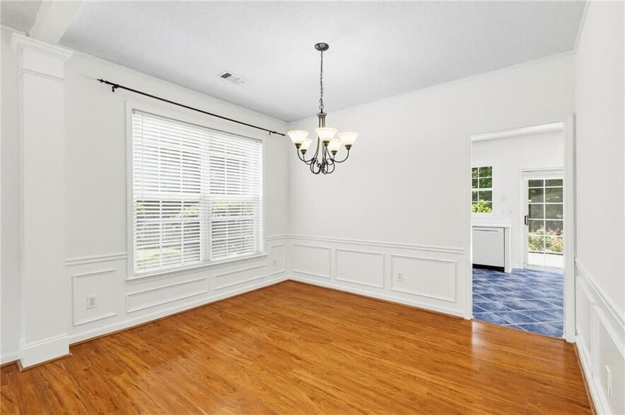 Building Photo - 490 Chippenham Ct