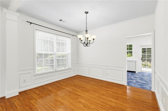Building Photo - 490 Chippenham Ct