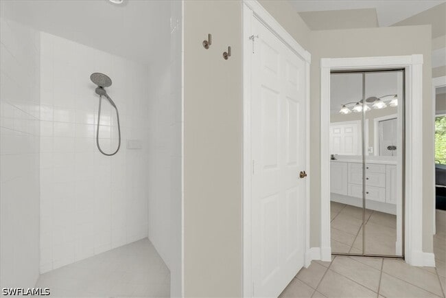 Building Photo - 28327 Hidden Lake Dr