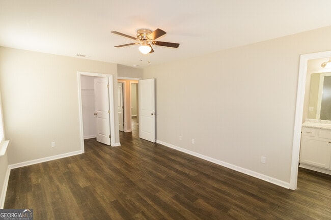 Building Photo - 216 Evans Ter