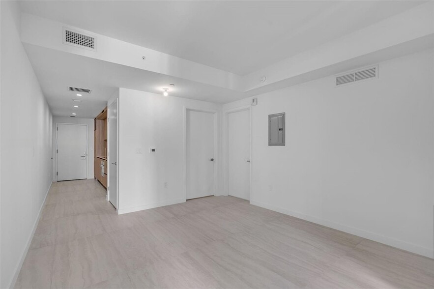 Building Photo - 77 SE 5th St