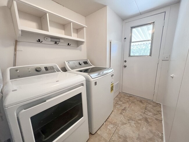 Building Photo - HOUSE - COTTONWOOD - VERDE VILLAGE
