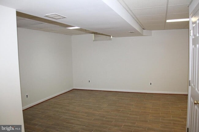 Building Photo - 11130 Hollowbrook Rd