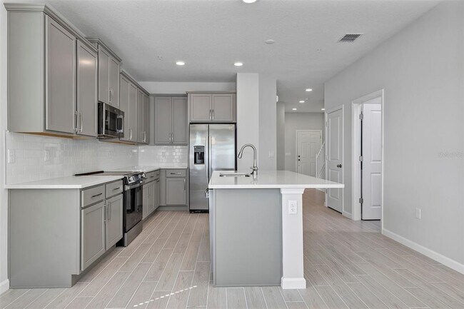 Building Photo - 691 Pothos St