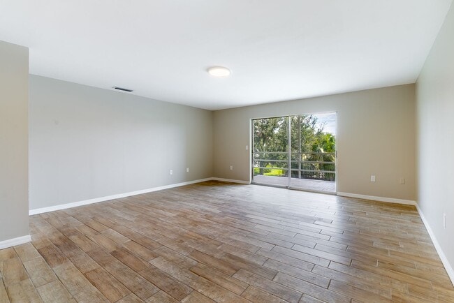 Building Photo - Newly Renovated, 2-Bed, 2-Bath, 2nd Floor Unfurnished Condo in Great Location
