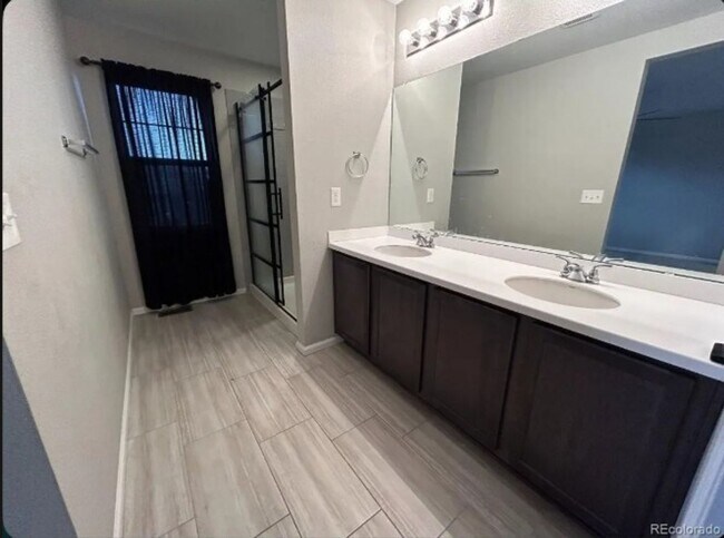 Building Photo - Luxury Living in Colorado Springs - NEW Home