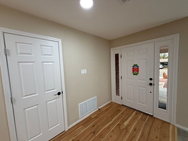 Building Photo - Beautifully Remodeled 3 Bedroom Single Story Home Available Near Golf Course Rd NW & McMahon Blvd...