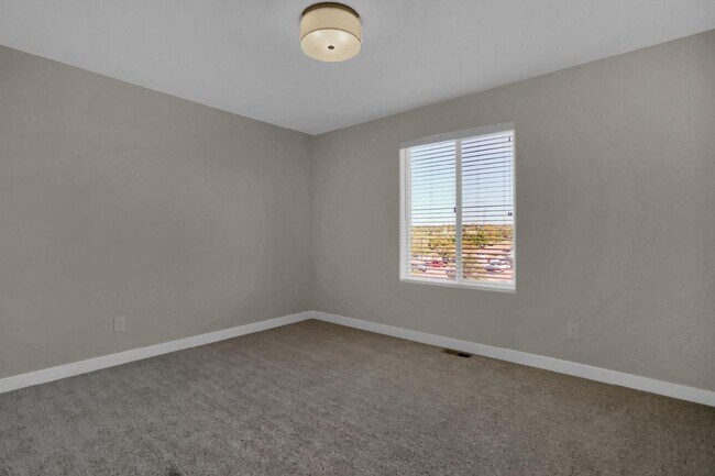 Building Photo - 3792 Venice Grove