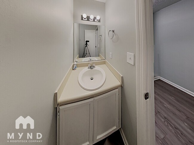 Building Photo - 5061 Donnell Way