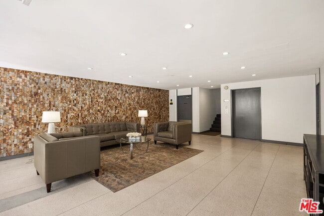 Building Photo - 5625 Windsor Way