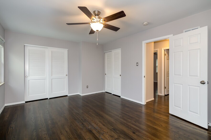 Building Photo - 235 W Washington Ave