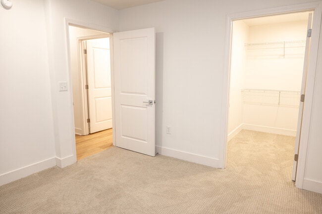 2102 | Spacious Closets - ArriveKC Condos
