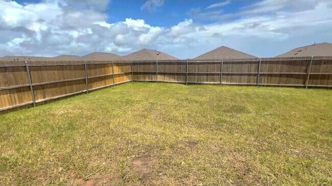 Building Photo - 1141 Catclaw Rd