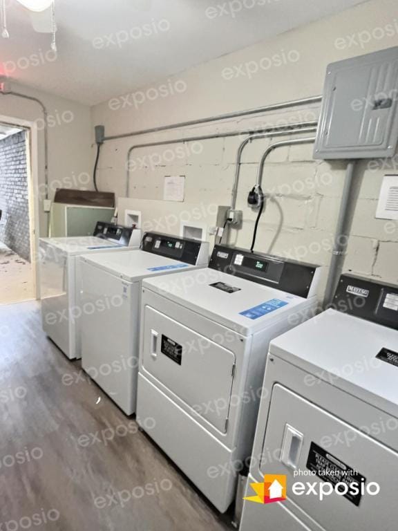 Building Photo - 1884 Center Ave