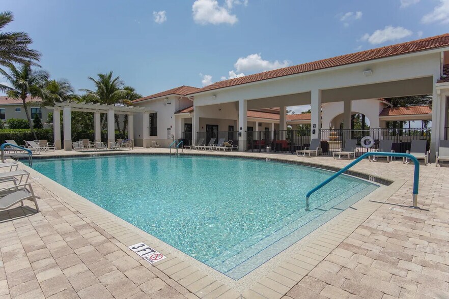 Building Photo - 10057 Brickhill Dr