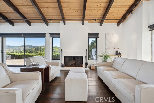 Building Photo - 4372 Park Vicente