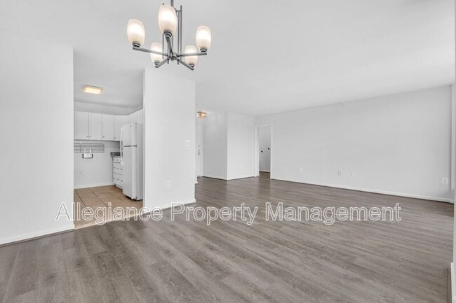 Building Photo - 1225 Martha Custis Dr