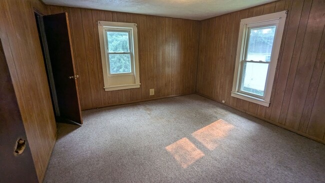 Building Photo - Charming two-bedroom, one-bath house in Canton