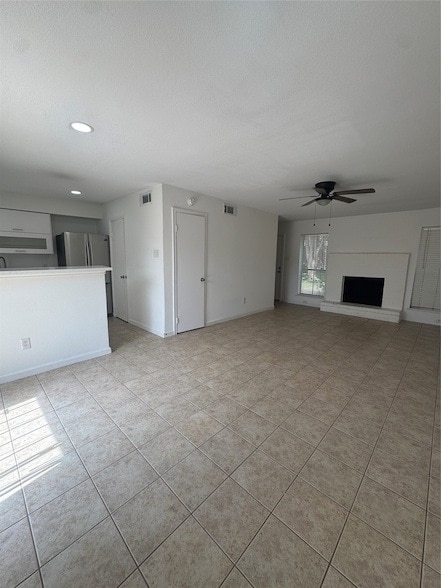 Building Photo - 6645 Wanda Ln