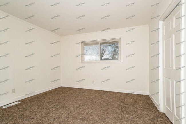 Building Photo - 841 Lebon Dr