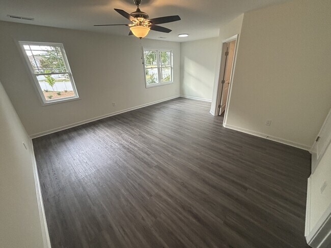 Building Photo - 612 S Blackmon St