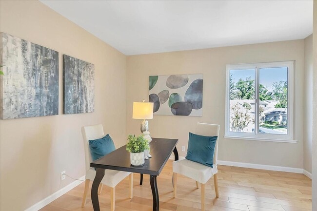 Building Photo - 6640 Bunker Hill Ct