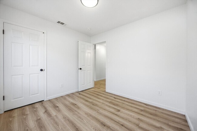 Building Photo - SILVERCREEK BEAUTY !!!  APPLICATION PENDING!!