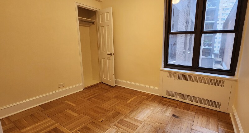 Building Photo - 141 E 56th St