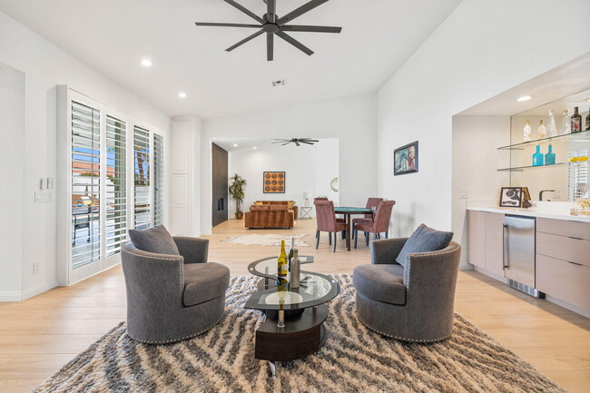 Building Photo - 47215 Heliotrope Dr