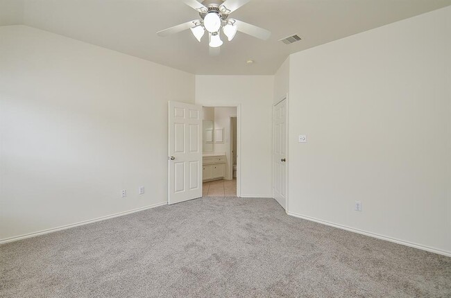 Building Photo - 3027 N Heights Hollow Ln
