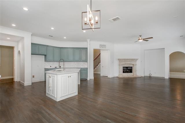 Building Photo - 921 Pine Burst Dr