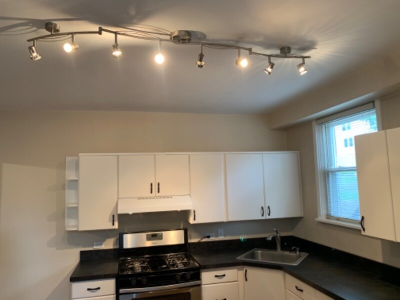 Building Photo - 313 Augusta St