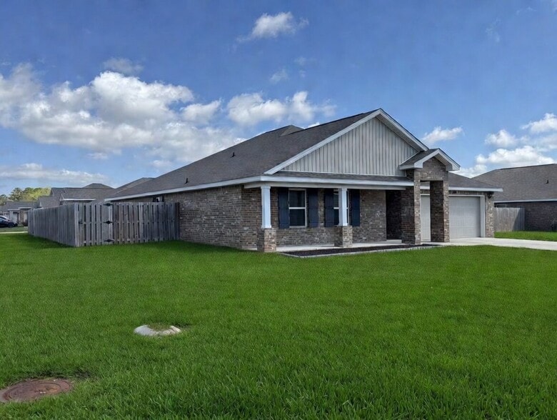 Building Photo - 15340 Leighwood Ln