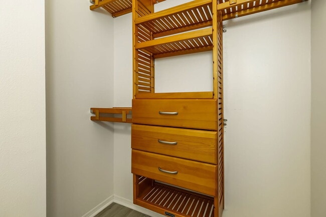 Building Photo - 7647 Navigator Ct