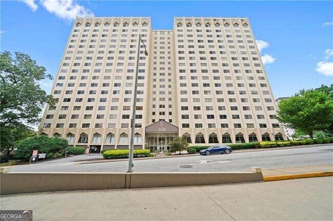 Building Photo - 2479 Peachtree Rd NE