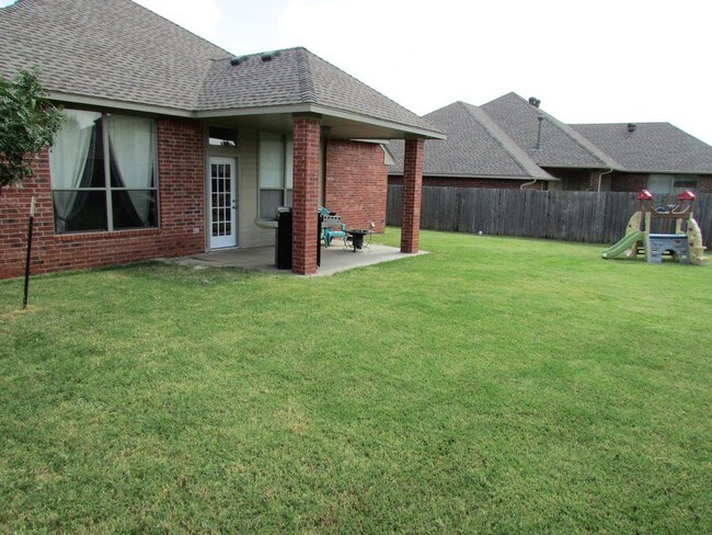 Building Photo - 3016 Cruden Dr