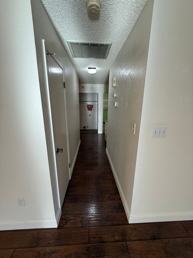 Building Photo - 4212 Cyclone Dr