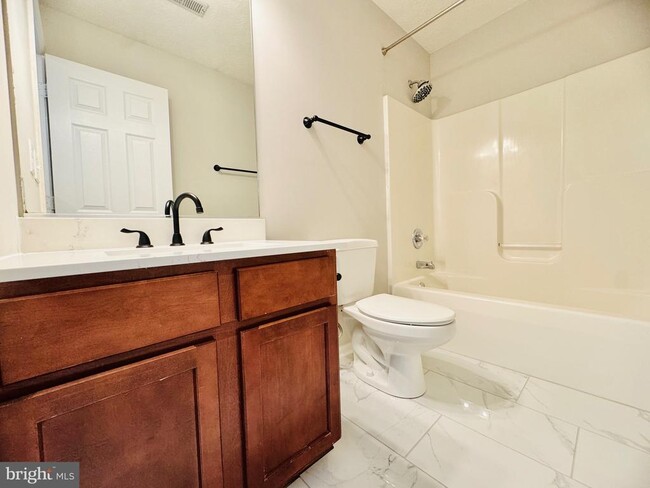 Building Photo - 52 Lightfoot Dr