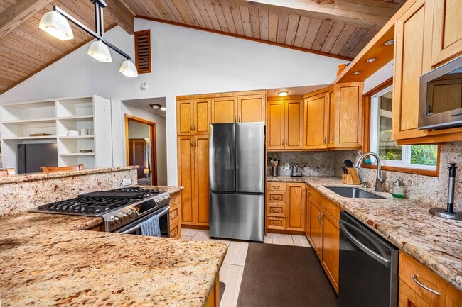 Building Photo - 59-018 Holawa St