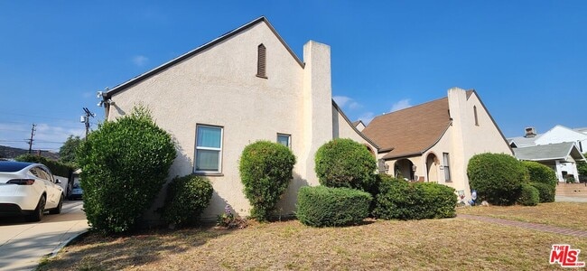 Building Photo - 2029 Addison Way