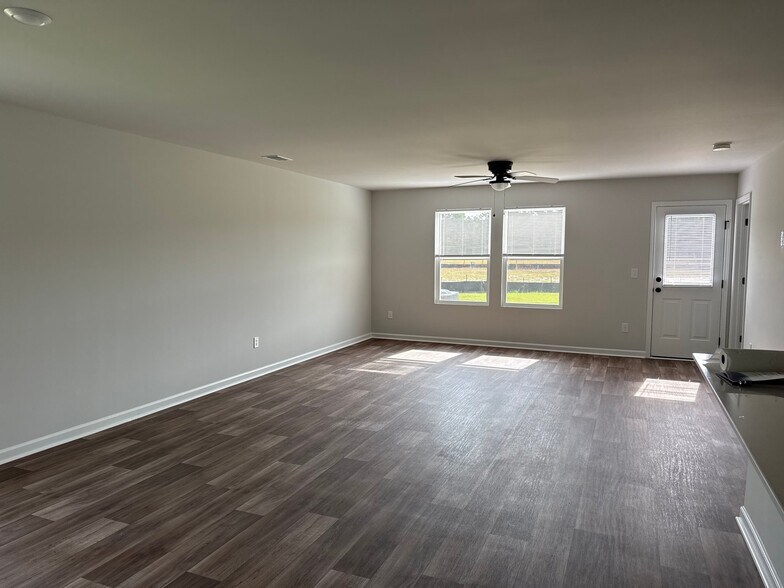 Building Photo - 1209 Black Kite Ct SW